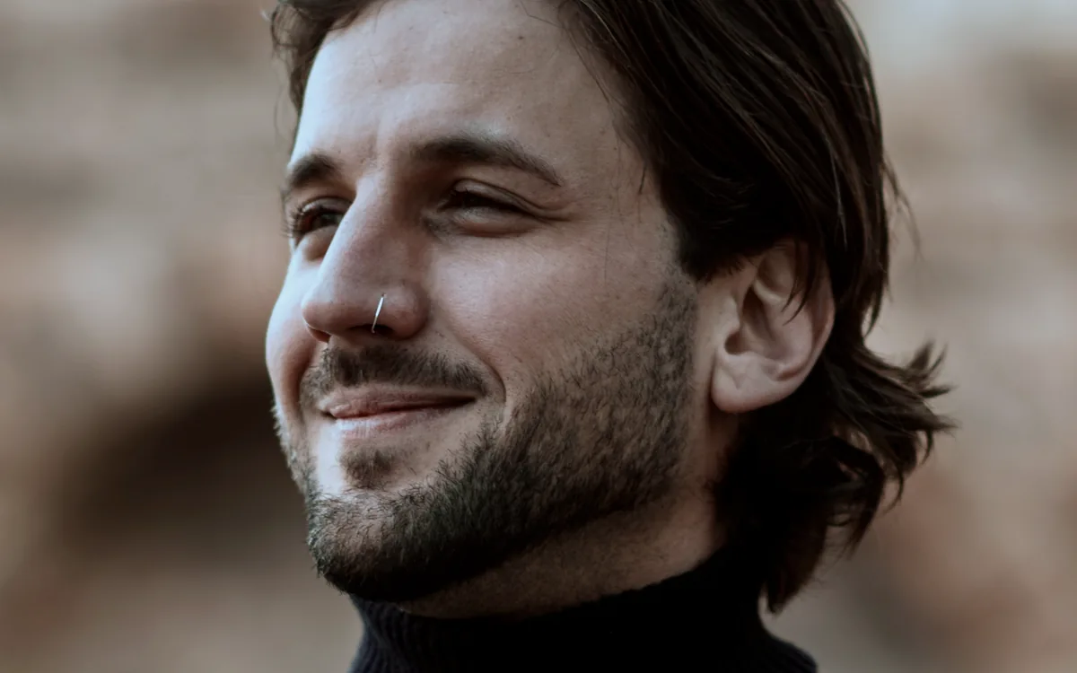Andreas Wosika lächelnd im Portrait – Lifecoach und Mentor für Lifecoaching in Nürnberg, Schwabach und Wendelstein bei Lebenskrisen, beruflicher Neuorientierung und dem Wunsch nach echter Veränderung
