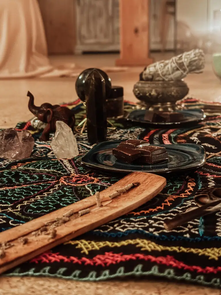 Rapé Zeremonie schamanische Werkzeuge Holy Ceremony Retreat Andreas Wosika Sananga Mama Cacao Altar Räucherwerk Nürnberg